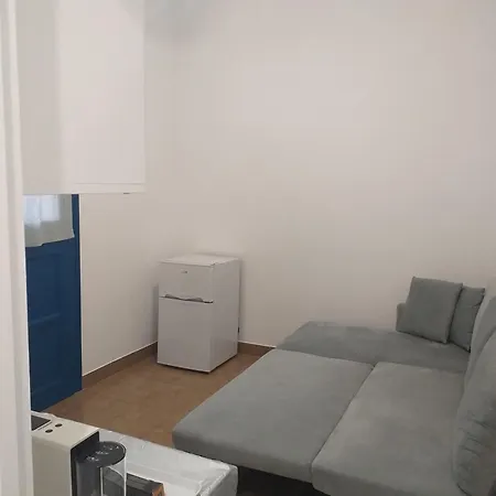 Holiday home Saint Anargyroi *