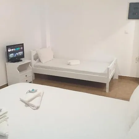 Holiday home Saint Anargyroi *