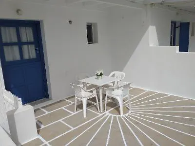 Saint Anargyroi * Naousa (Paros)